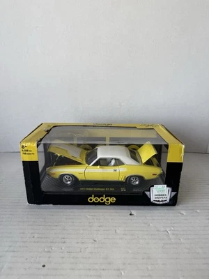 M2 Machines 1/24 1971 Dodge Challenger R/T 383 1 of 750 Chase R95 - Image 1 of 4