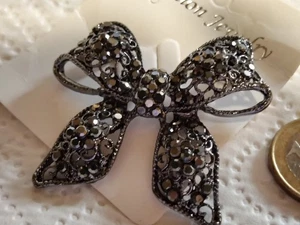 Brosche Anstecknadel Schleife filigran schwarz glitzernde Steine  wunderschön 5c - Bild 1 von 1
