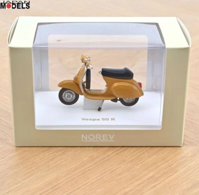 VESPA 50 R 1969 Positano Yellow - Giallo  Norev 182080 Die Cast 1/18 New - Immagine 1 di 3