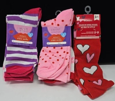 Women's Socks 7 PAIRS Size 5 to 9; 1 size fits most NEW Love Hearts - Image 1 of 4