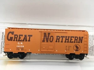N SCALE Micro Train 21066 GREAT NORTHERN CIRCUS 40' Box Car, GN 19038 - Picture 1 of 8