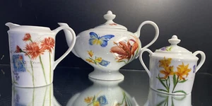Bernardaud...Jardin des Fleurs..Teapot with Creamer and Sugar w/ Lid. Excellent - Picture 1 of 15