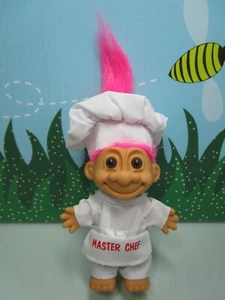 MASTER CHEF (#3) - Muñeca Russ Troll de 5" - NUEVA EN BOLSA ORIGINAL - Pelo Rosa  - Imagen 1 de 3