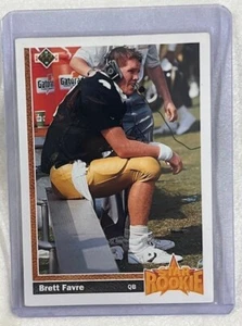 Tarjeta de fútbol americano Brett Favre 1991 Upper Deck #13 Star Rookie (RC) - Imagen 1 de 2