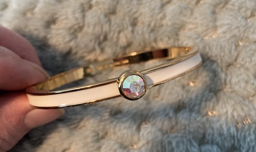 Bracciale Kate Spade NY tono bianco e oro splendida dichiarazione designer firmato