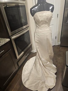 Vintage Creme Sequin Beaded Traditional Sleeveless Wedding Dress 8 - Picture 1 of 18