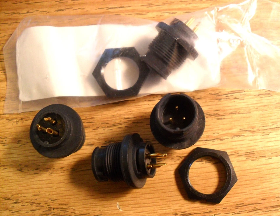 SwitchCraft EN3P3M - 3 Pin Male Circular Locking Bulkhead Connector Kit - Image 1 of 1