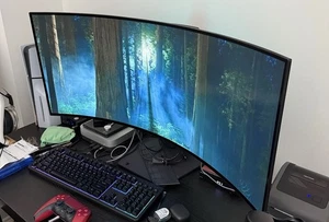 LG 39" UltraGear OLED Curved Gaming Monitor 240Hz - Picture 1 of 2