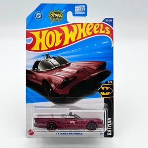 Hot Wheels 103/250 2025 serie de televisión clásica batimóvil 3/5 Batman ~ envío en caja ~ rojo - Imagen 1 de 9