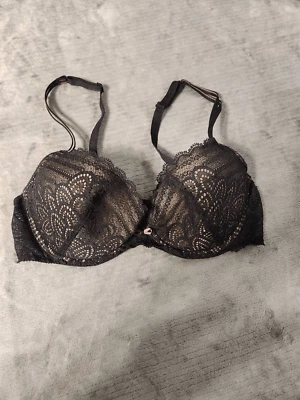 Sujetador push up de encaje negro Chantelle talla 34D Foto 1 de 4