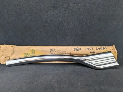 Nuevo de Lote Antiguo 1957 Mercury Turnpike Montclair Voyager LH Cuarto Panel Frontal Moldura Foto 1 de 4