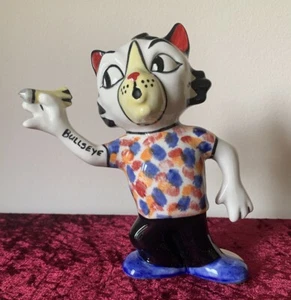 Rare Lorna Bailey Bullseye The Darts Cat, 16 cm Tall & 13 cm Wide. - Picture 1 of 8