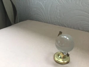 glass round world mounted on brass stand - Picture 1 of 3