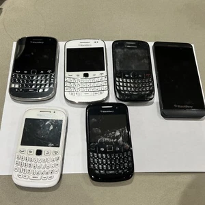 BlackBerry Bold 9900 -faulty - Picture 1 of 2