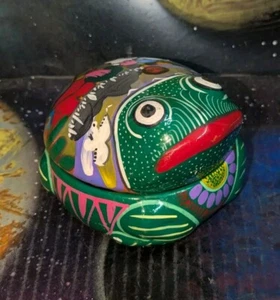 5" Mexican Clay Terra Cotta Pottery Frog Trinket Box Folk Art HandPainted Glazed - Picture 1 of 23