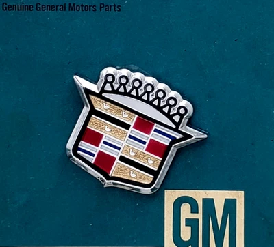 NOS 82 83 84 85 CADILLAC ELDORADO TAILLIGHT LENS CREST EMBLEM LAMP LIGHT - Изображение 1 из 4