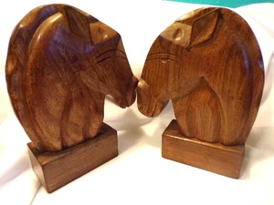 Vintage geschnitzter Holz Pferdekopf Art Deco Paar Buchstützen 9,5" hoch - Bild 1 von 6