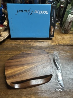 Tablero de bar Nambe Gourmet mezcla de vajilla con cuchillo Foto 1 de 4