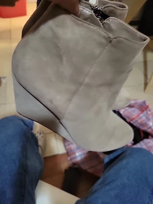 Botas Jessica Simpson Ronica tamanho 8,5 M couro camurça salto cunha com zíper no tornozelo - Imagem 1 de 4