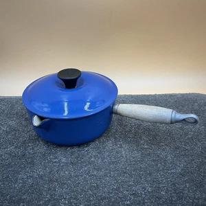 Le Creuset Cast Iron Blue Enamel Saucepan with Lid Wooden Handle France Size 18 - Picture 1 of 10