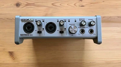 TASCAM SERIES 102i USB audio 2OUT 24bit 192kHz interfaccia MIDI ad alta... - Immagine 1 di 4