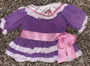 Vintage Cabbage Patch Kinder / Puppe lila Samtkleid CPK W2 - Bild 1 von 4