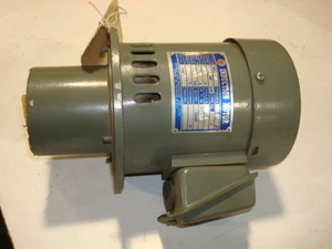 Yeong Chi Industry oil pump  200 volts 0.8 amps - Picture 1 of 1