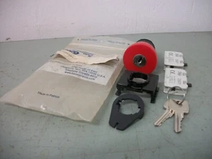 BACO KEY OPERATED 2-POSITION MOMENTARY SELECTOR SWITCH C20GR01-D NEW - Picture 1 of 2