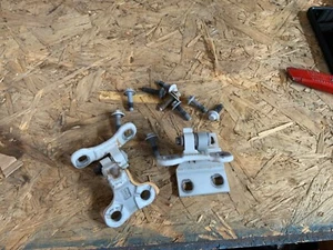 2009 VOLVO C30 RIGHT SIDE FRONT DOOR HINGES - Picture 1 of 1