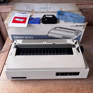 VINTAGE TANDY DAISY WHEEL PRINTER DWP 230 COMPUTING - POWERS UP - Afbeelding 1 van 16