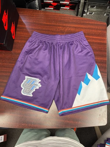 75th Anniversary Lenticular Swingman Utah Jazz 1996-97 Shorts Mitchell & Ness Cover