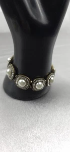 Gold tone faux pearl and crystal rhinestone bracelet - Picture 1 of 9