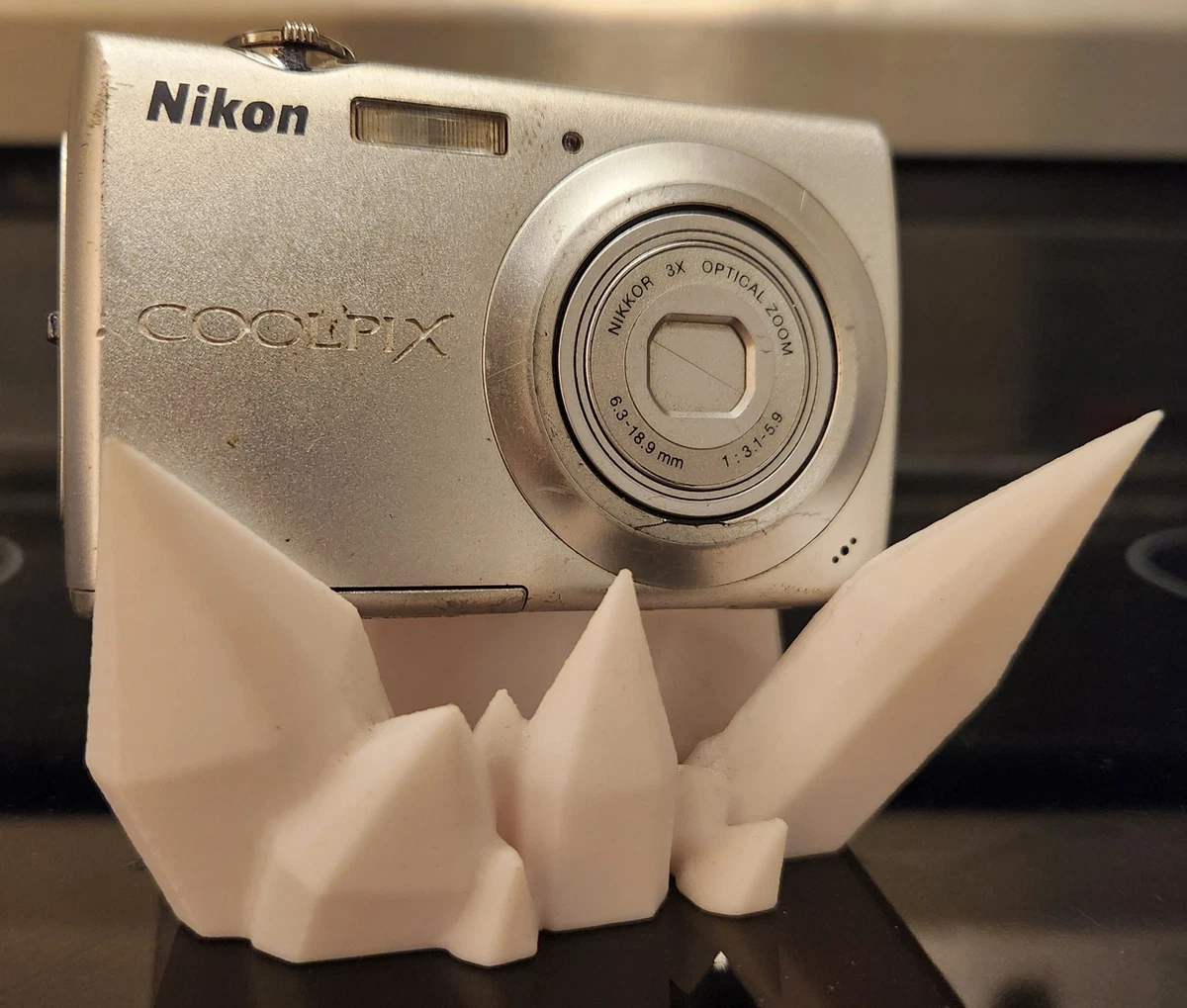 デジタルカメラ Nikon COOLPIX s203 Nikon COOLPIX S203 10.0MP Digital Camera - Black Fully Working