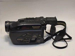 Panasonic Palmcorder PV-53 VHS-C Camcorder w/ Battery & Charger - Picture 1 of 19