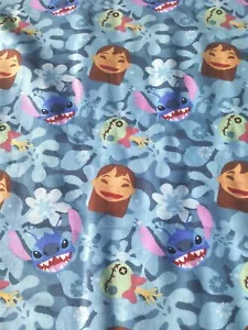 Lilo & Stitch Blumen Kopf werfen Baumwolle Quilt Stoff ~ Disney ~ 1 Yd 7" (43" x 44" W) - Bild 1 von 3