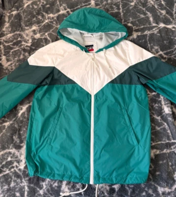 Chaqueta, estado nuevo. Usado solo una vez. Color verde y blanco. Talla M Foto 1 de 4