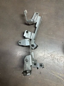 2004-2009 Mazda 3 Transmission Wiring Harness Bracket - Bild 1 von 2