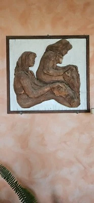 bassorilievo raffigurante due donne in posizione seduta - Immagine 1 di 2