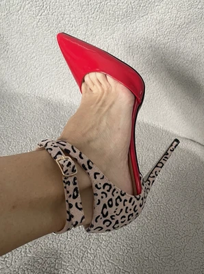Sandalias de tacón alto rojas con estampado de leopardo 9,5 para mujer Foto 1 de 4