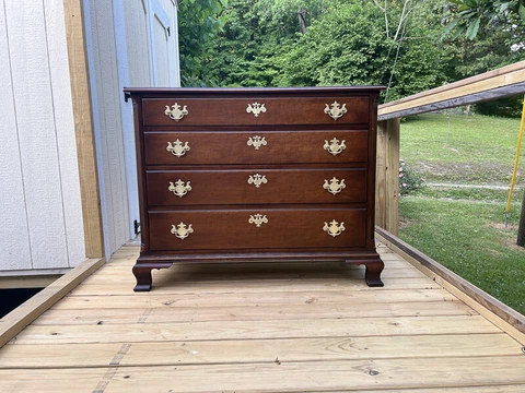 Kindel Oxford Custom Finished Solid Mahogany 4 drawer Chest Dresser Brass Pulls Cover