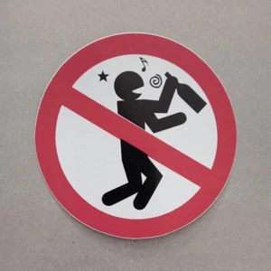 AUFKLEBER STICKER HUMORVOLL VERBOTEN "ALKOHOLIKER TRINKEN AUF DER STRAßE" - Bild 1 von 1