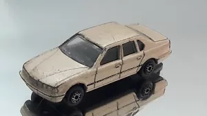 BMW 750i L - Edocar - Gold - 1989 - Picture 1 of 9