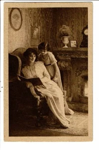CPA Carte  postale-Fantaisie Une maman montre un livre à sa fille  VM28594 - Picture 1 of 2