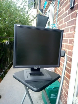 Vintage Dell 17 LCD Monitor Model 171FP with Stand VGA Cable & Mains Lead Tested - Image 1 of 4