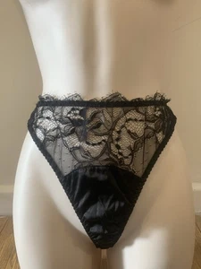 Fleur Of England Signature Back Thong Medium BNWT Freepost Silk Mix - Picture 1 of 11