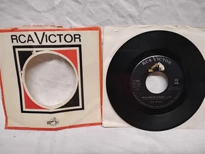 Neil Sedaka Breaking Up Is Hard To Do 45 RPM RCA Victor records 47-8046 1962 - Picture 1 of 3