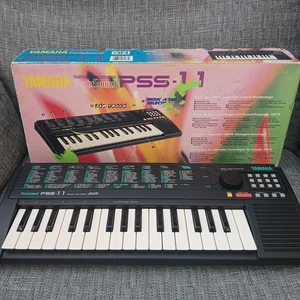 Boxed Retro Yamaha Portasound PSS-11 Electronic Keyboard - Picture 1 of 18