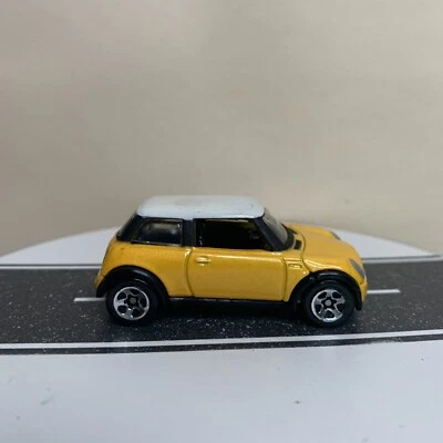 2002 Hot Wheels First Editions 28/42 2001 Mini Cooper Yellow/White #40 w/5sp NM - Image 1 of 4
