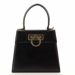 ferragamo gancini top handle bolsa