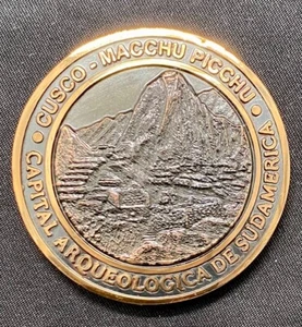 SEHR EXKLUSIVE VERGOLDETE MEDAILLE DER PERU ARMEE MACHU PICCHU DESIGN mit HOLZETUI HERVORRAGENDER ZUSTAND - Bild 1 von 7